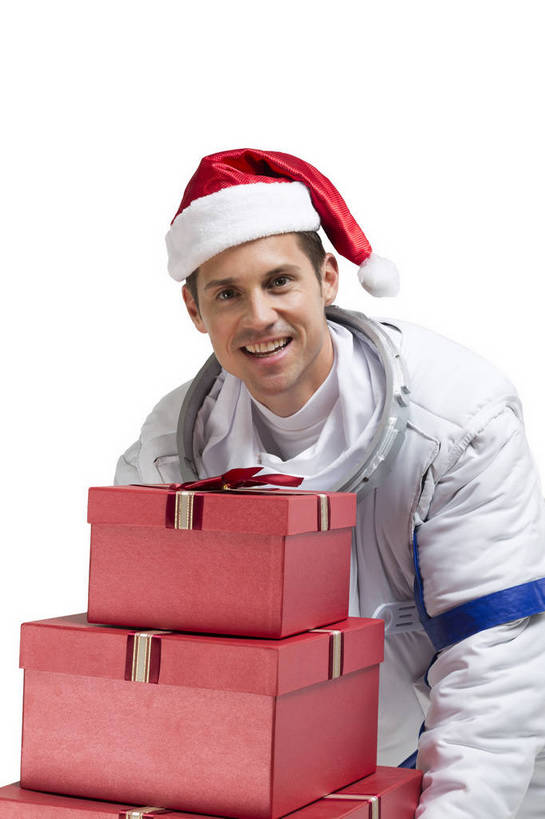 西方人,中年人,一个人,宇航员,飞行员,走,竖图,彩色,室内,白天,留白,抠图,白色背景,正面,探险,信心,技术,航天,高科技,科技,礼盒,北京,欧洲,中国,欧洲人,仅一个男性,宇航服,节日,庆祝,科学,图片,文化,盒子,庆典,圣诞帽,探索,自信,摄影,纪念,快速,科学技术,未来,太空服,成就,航天员,快递,梦想,负重,太空人,男人,男性,年轻男性,白种人,年轻人,捧着,半身,影棚拍摄,愉快,bj174