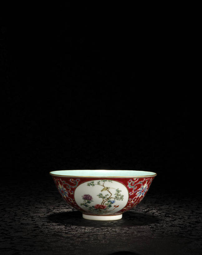 竖图,彩色,室内,白天,静物,北京,中国,花纹,风俗,纹路,瓷器,图片,纹理,陶瓷,陶瓷制品,艺术品,古典,文化,文物,传统,容器,工艺品,碗,精神,摄影,古董,储藏,珍贵,黑背景,古物,储存,文明,中国文化,斑纹,珍藏,精美,古玩,肌理,古代文明,制度,影棚拍摄,保藏,收藏,贮存,传统文化,花卉纹,bj174