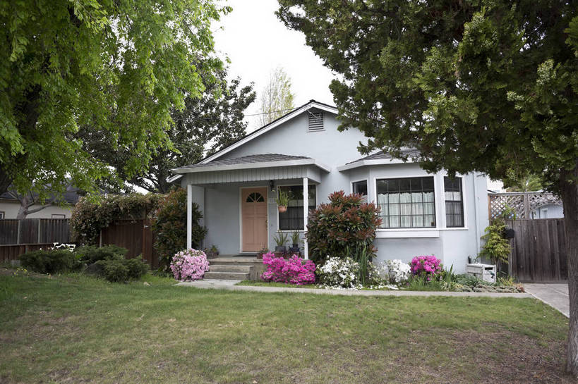 无人,家,花园,横图,彩色,室外,白天,草地,草坪,植物,别墅,城市风光,城市,道路,美国,房屋,屋子,公寓,生活,居家,洋房,楼房,住宅,鲜花,树木,绿色,天空,摄影,晴天,宁静,外景,惬意,房子,bj174