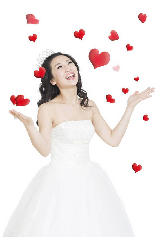 东方人,成年人,头发,一个人,新娘,站,微笑,竖图,彩色,照片,室内,白天,白色背景,婚纱,晚礼服,婚礼,时尚,快乐,幸福,信心,皇冠,北京,中国,亚洲,仅一个人,连衣裙,服装,庆祝,图片,结婚,浪漫,年轻,注视,黄种人,红色,看,健康,温馨,喜庆,惊喜,放松,美女,自信,摄影,生活方式,纪念,希望,优雅,愿望,毛发,未来,衣着,愉悦,高贵,关注,公主,梦想,单人,婚姻,东亚,憧憬,新婚,乐观,单独,完美,天真,童话,年轻女性,女人,女性,亚洲人,中国人,年轻人,心型,长发,卷发,抬头,仰头,张开手臂,半身,影棚拍摄,爱,高兴,欢乐,开心,愉快,魅力,奢华,bj174