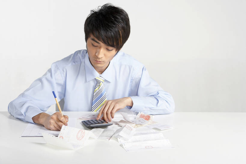东方人,成年人,一个人,商务人士,商务男性,办公室,横图,白天,白色背景,正面,衬衫,商务,计算器,北京,中国,亚洲,仅一个男性,仅一个人,写,套装,工作,计算,领结,纸,凌乱,注视,现代,仅一个年轻男性,白色,铅笔,观察,看,概念,比较,个性,金融,摄影,观看,账单,察看,专心,风格,象征,愉悦,庄重,票据,工作室,关注,收银条,文档,努力,发票,商务装,身份,小票,加法,工薪阶层,东亚,正式,地位,厌倦,认真,男人,男性,年轻男性,亚洲人,中国人,年轻人,白领,上班族,坐着,半身,彩图,影棚拍摄,衬衣,焦距,收据,办公室职员,bj175