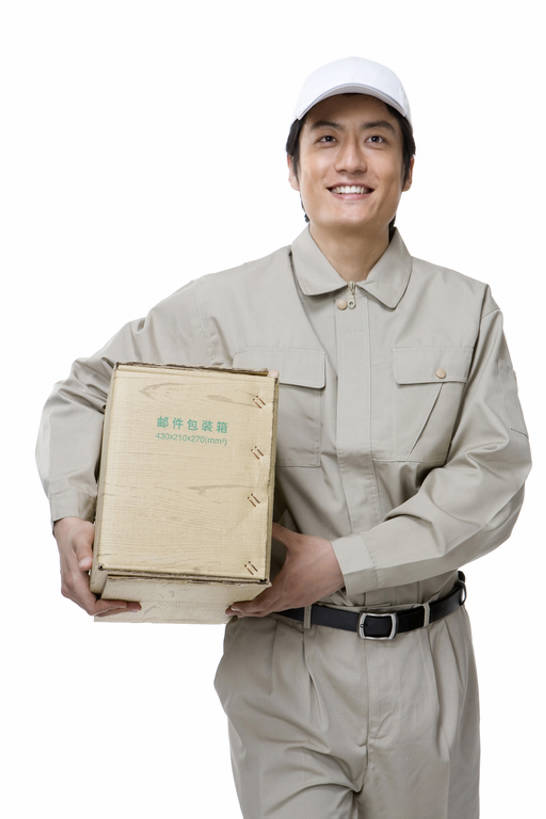 东方人,成年人,一个人,服务员,邮局,微笑,竖图,留白,抠图,白色背景,正面,制服,快乐,幸福,信心,中国,仅一个人,包装,邮件,注视,观察,看,站着,快递员,职业,服务,通信,摄影,观看,发送,察看,关注,运送,东亚,物流,可靠,信使,男人,男性,年轻男性,亚洲人,中国人,年轻人,服务生,侍者,仰头,彩图,影棚拍摄,递送,bj175