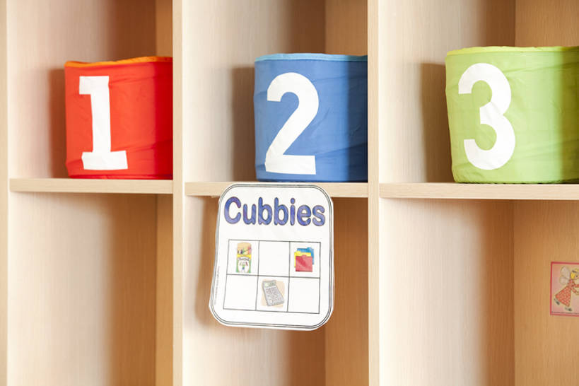 无人,学生,学校,教学楼,横图,纯洁,围墙,教育,校园,教室,可爱,童年,童趣,英文字母,知识,档案柜,文件架,童真,烂漫,无邪,天真,彩图,教学大楼,小学,小学生,bj175