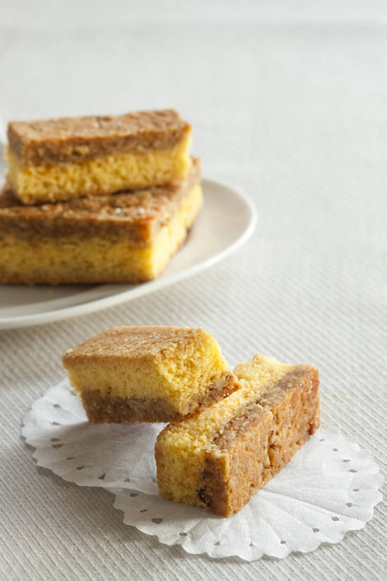 点心,无人,竖图,彩色,特写,留白,白色背景,烘焙,桌子,静物,餐具,中国,亚洲,艺术,装饰,美味,食品,小吃,饮食,盘子,甜食,诱惑,摄影,五颜六色,色彩斑斓,膳食,五彩缤纷,东亚,核桃酥,五彩斑斓,五光十色,彩图,影棚拍摄,bj175