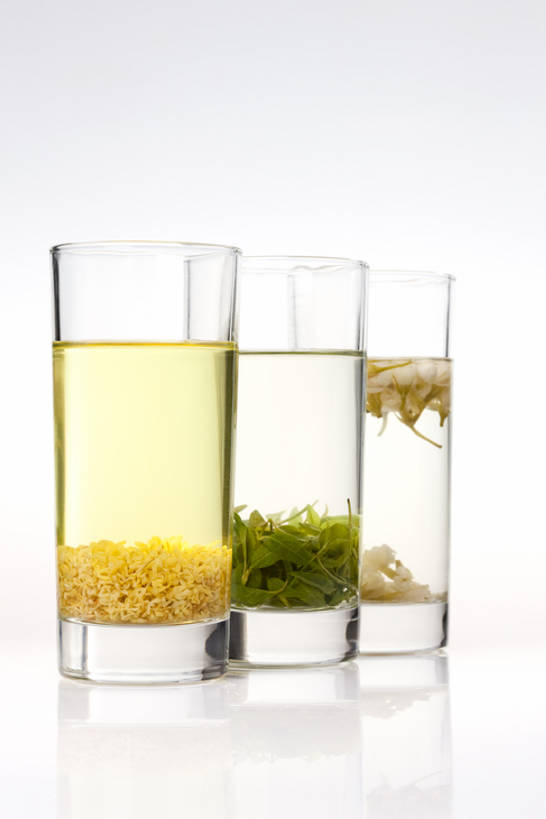 无人,竖图,留白,白色背景,下午茶,幸福,茶,桂花,静物,中国,亚洲,一排,整齐,透明,绿茶,茶叶,食品,饮品,杯,娱乐,传统,饮食,茉莉,食物,饮料,排列,三个,容器,花茶,干花,享受,休闲,健康,温馨,放松,乐趣,保健,养生,摄影,有机食品,生活方式,中国茶,花草茶,舒适,简单,队列,可口,清新,中国文化,东亚,热饮,东亚文化,健康食物,纯净,茉莉花茶,茉莉香片,香花茶,香片,熏花茶,适口,玻璃杯,彩图,影棚拍摄,传统文化,bj175