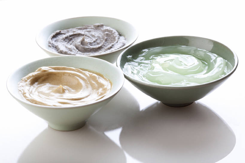 无人,横图,俯视,特写,留白,白色背景,按摩,化妆,美容,芦荟,静物,叶子,北京,中国,亚洲,护肤,准备,反射,材料,瓷器,润肤露,三个,自然,碗,保养,享受,休闲,健康,面膜,放松,SPA水疗,保健,温泉浴场,摄影,有机食品,影棚,混合,泥,简单,化妆用品,草本,清新,摄影棚,华贵,选择,东亚,纯净,养颜,替代疗法,美化,芦荟汁,矿泉疗养地,彩图,高角度拍摄,影棚拍摄,水疗,拍摄,SPA美容,成分,bj175