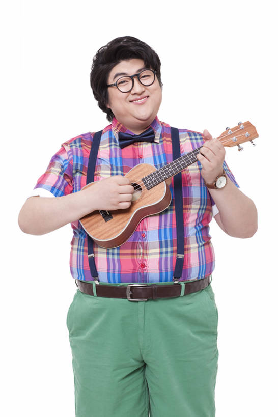 东方人,成年人,肥胖,一个人,笑,微笑,露齿笑,竖图,留白,白色背景,正面,时尚,快乐,幸福,北京,中国,亚洲,仅一个男性,仅一个人,小的,方格,格子,领结,眼镜,吉他,弦乐器,音乐,弹奏,拿着,注视,休闲装,仅一个年轻男性,观察,看,休闲,活力,乐趣,摄影,影棚,生活方式,观看,背带,幽默,察看,享乐,关注,摄影棚,反差,东亚,男人,男性,年轻男性,亚洲人,中国人,年轻人,休闲活动,彩图,影棚拍摄,欢乐,拍摄,bj175