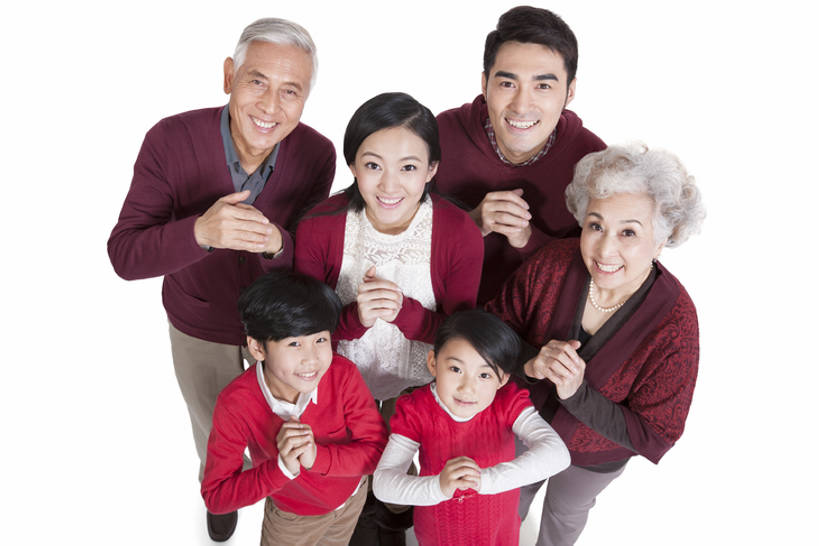 东方人,婴儿,儿童,成年人,老年人,四个人,家庭,夫妻,父母,母亲,父亲,女儿,儿子,祖父母,祖母,祖父,站,笑,微笑,露齿笑,横图,白色背景,正面,爱情,快乐,兴奋,幸福,纯洁,北京,中国,春节,亚洲,风俗,节日,庆祝,浪漫,祝福,注视,休闲装,传统,刺激,小孩,观察,看,站着,温暖,温馨,父子,母子,一家人,恩爱,父爱,活力,精神,可爱,母爱,童年,童趣,恋人,摄影,活泼,生长,观看,和睦,察看,仪式,关注,中国文化,宝宝,问候,典礼,童真,东亚,纯真,烂漫,无邪,作揖,陪同,元旦,制度,陪伴,无忧无虑,伶俐,天真,老年男性,老年女性,男孩,男人,男性,年轻男性,年轻女性,女孩,女人,女性,亚洲人,中国人,孩子,年轻人,夫妇,情侣,孙女,孙子,站立,彩图,高角度拍摄,影棚拍摄,拜年,伴侣,融洽,男生,传统文化,传统节日,伴随,bj175
