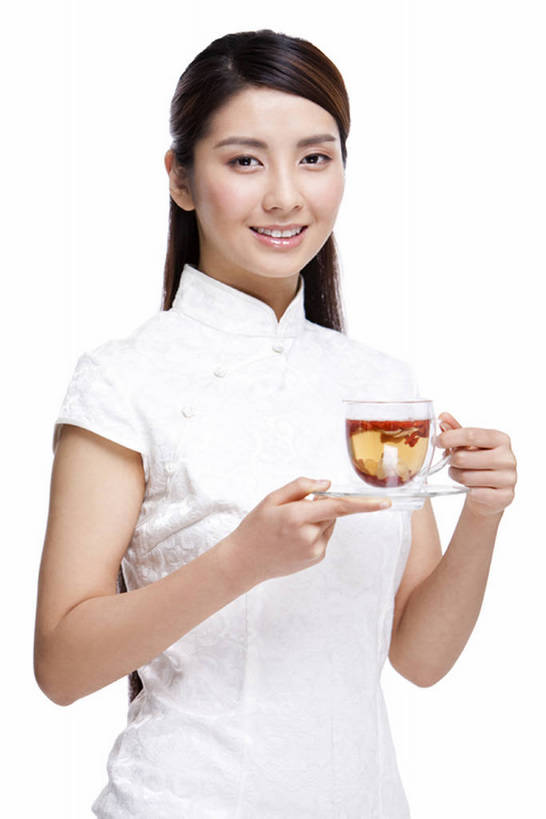 东方人,成年人,一个人,笑,微笑,露齿笑,竖图,留白,白色背景,正面,化妆,美容,快乐,幸福,茶,北京,中国,亚洲,仅一个年轻女性,仅一个女性,仅一个人,护肤,准备,旗袍,食品,饮品,拿着,注视,传统,饮食,食物,饮料,茶碟,花茶,观察,看,保养,享受,休息,休闲,健康,放松,活力,美女,保健,摄影,影棚,观看,察看,高雅,优美,享乐,草本,关爱,关注,可口,清新,中国文化,摄影棚,肖像,中医,东亚,热饮,健康食物,养颜,美化,适口,年轻女性,女人,女性,亚洲人,中国人,年轻人,长发,茶杯,半身,彩图,影棚拍摄,传统服装,欢乐,拍摄,SPA美容,给予,魅力,传统文化,美人,红巧梅,bj175