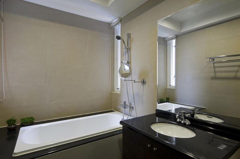 无人,横图,室内,窗户,浴室,中国,亚洲,瓷砖,水槽,水龙头,公寓,干净,现代,布置,架子,浴盆,摄影,样板房,高雅,简单,华贵,东亚,设计,彩图,上层阶级,bj175