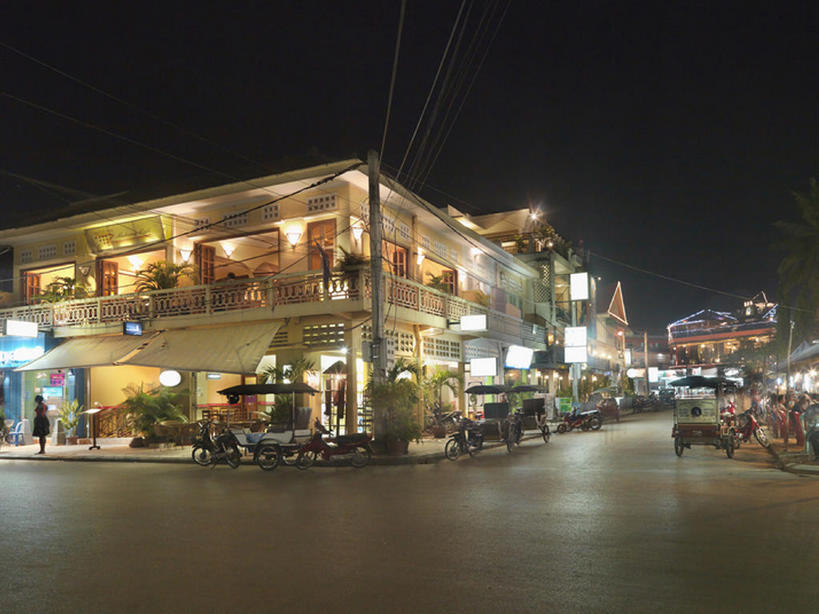 无人,横图,室外,夜晚,建筑,街道,黄包车,路口,天空,运输,摄影,建造,照亮,住房,风格,市区,遮阳篷,彩图,输电塔,bj175