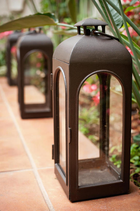 无人,竖图,室外,白天,路灯,静物,一排,整齐,古典,排列,灯具,摄影,生活方式,园林,风格,简单,照明设备,队列,华贵,古典风格,彩图,bj175